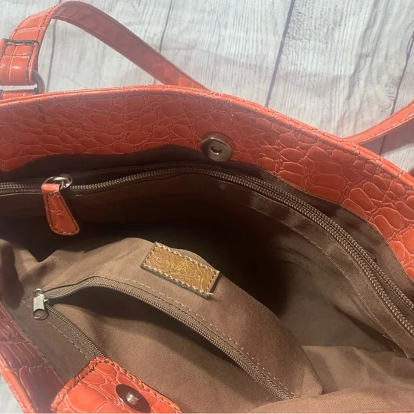 Jaclyn Smith Faux snakeskin Purse - Picture 4 of 5